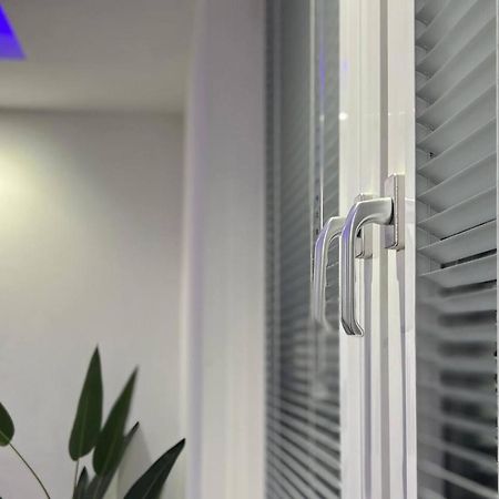 Stunning Luxury Apartment Near Motherwell 위쇼 외부 사진