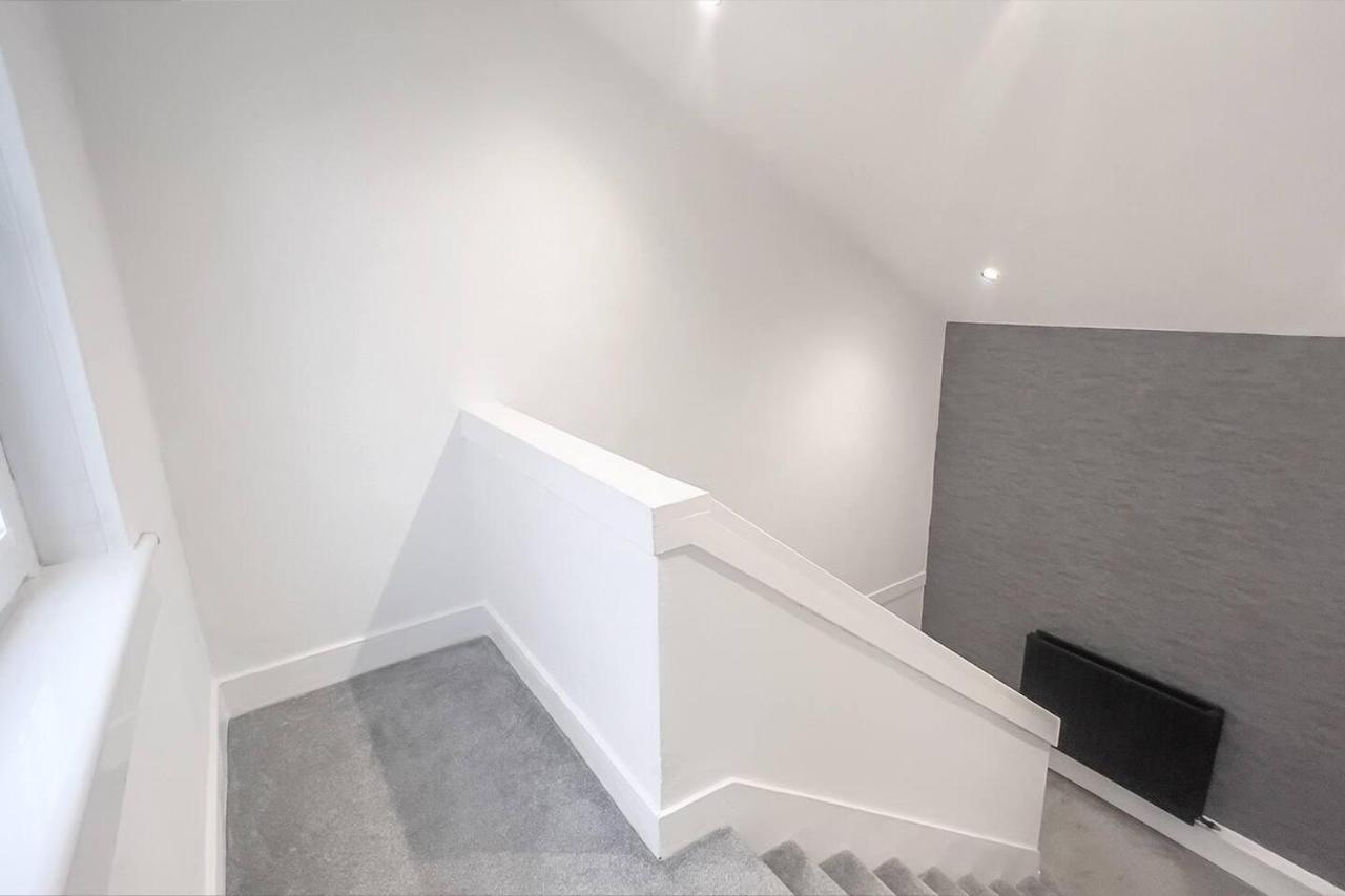 Stunning Luxury Apartment Near Motherwell 위쇼 외부 사진