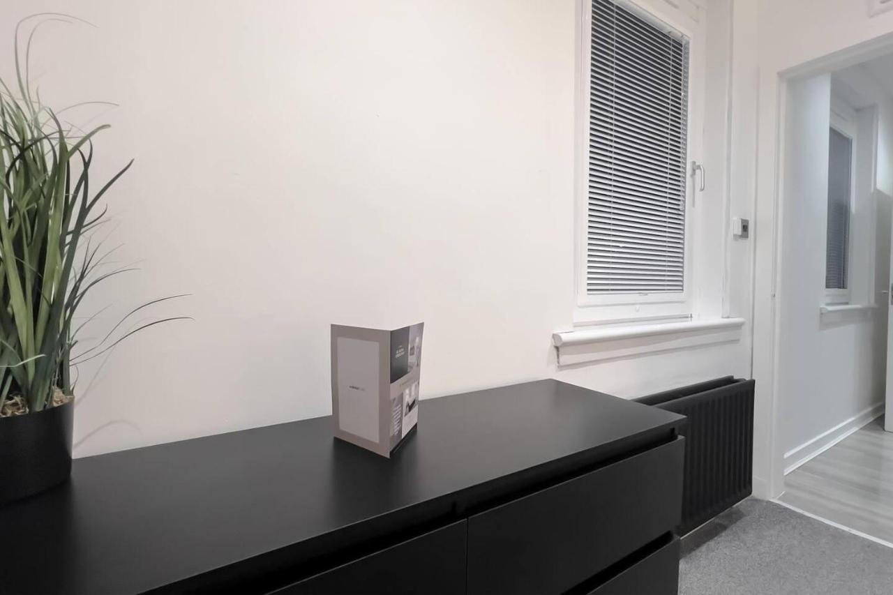 Stunning Luxury Apartment Near Motherwell 위쇼 외부 사진
