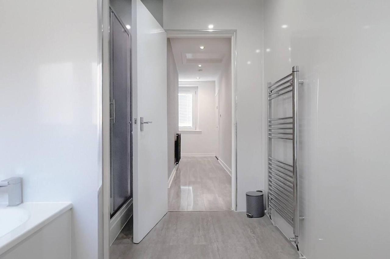 Stunning Luxury Apartment Near Motherwell 위쇼 외부 사진
