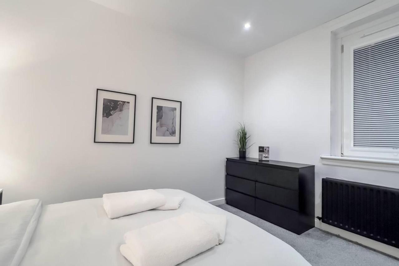 Stunning Luxury Apartment Near Motherwell 위쇼 외부 사진